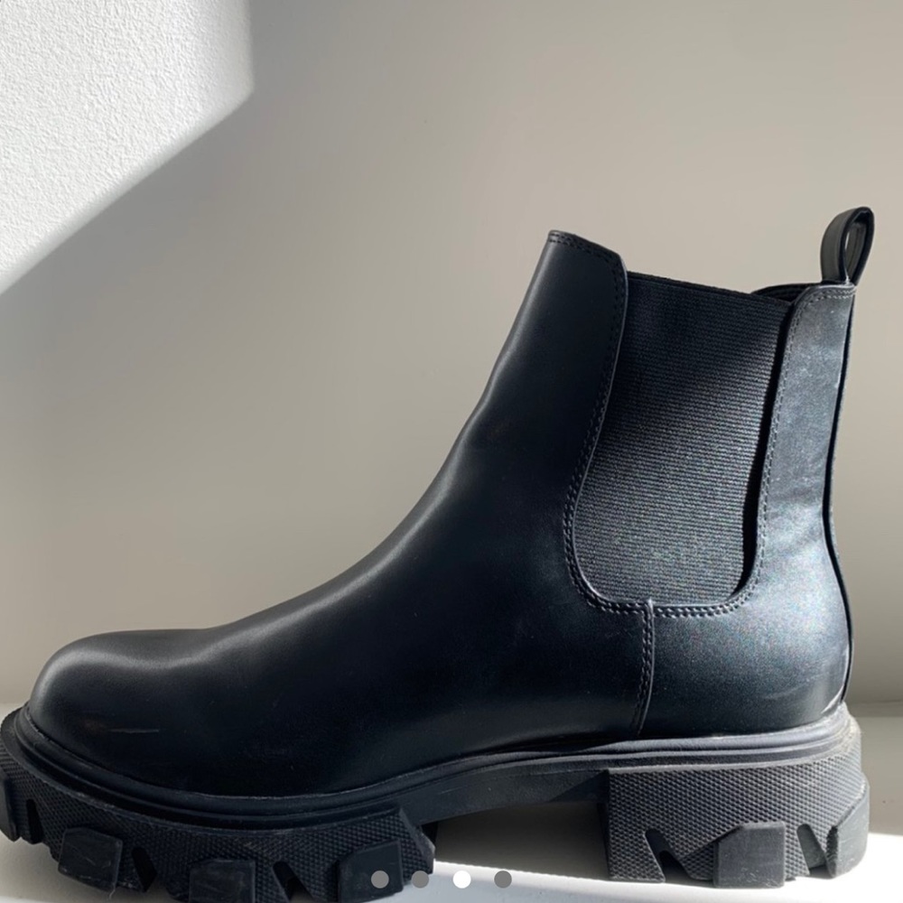 Urban Outfitters Mira Chunky Boots - Picture 4 of 4